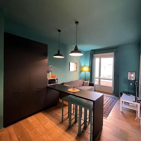 Room With Private Balcony On The Dora River トリノ エクステリア 写真