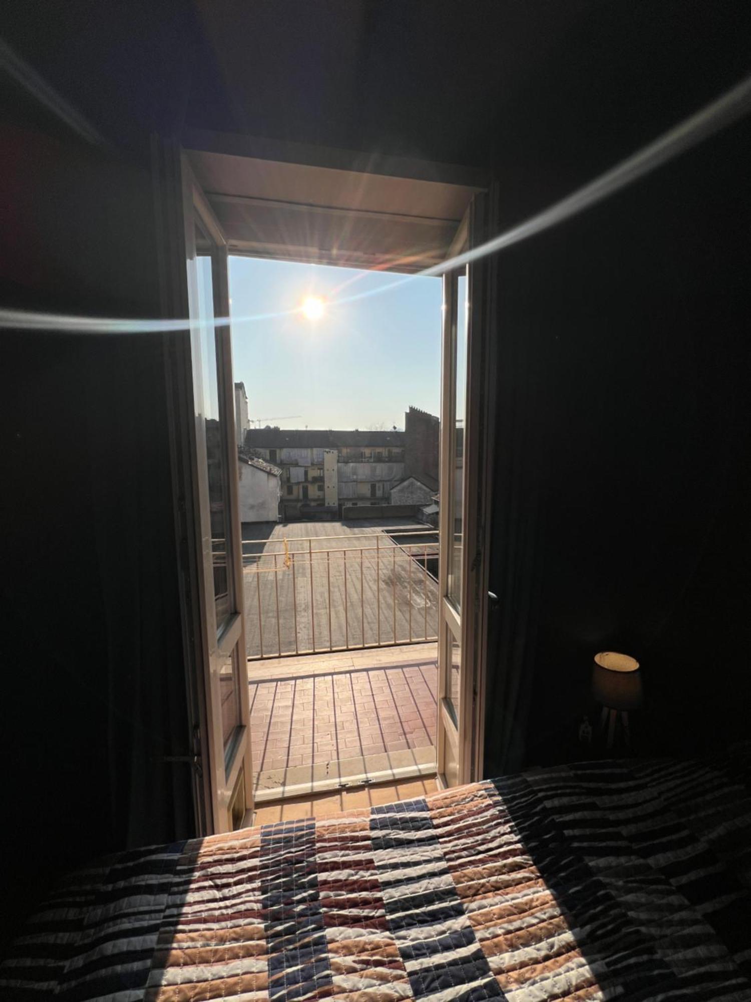 Room With Private Balcony On The Dora River トリノ エクステリア 写真