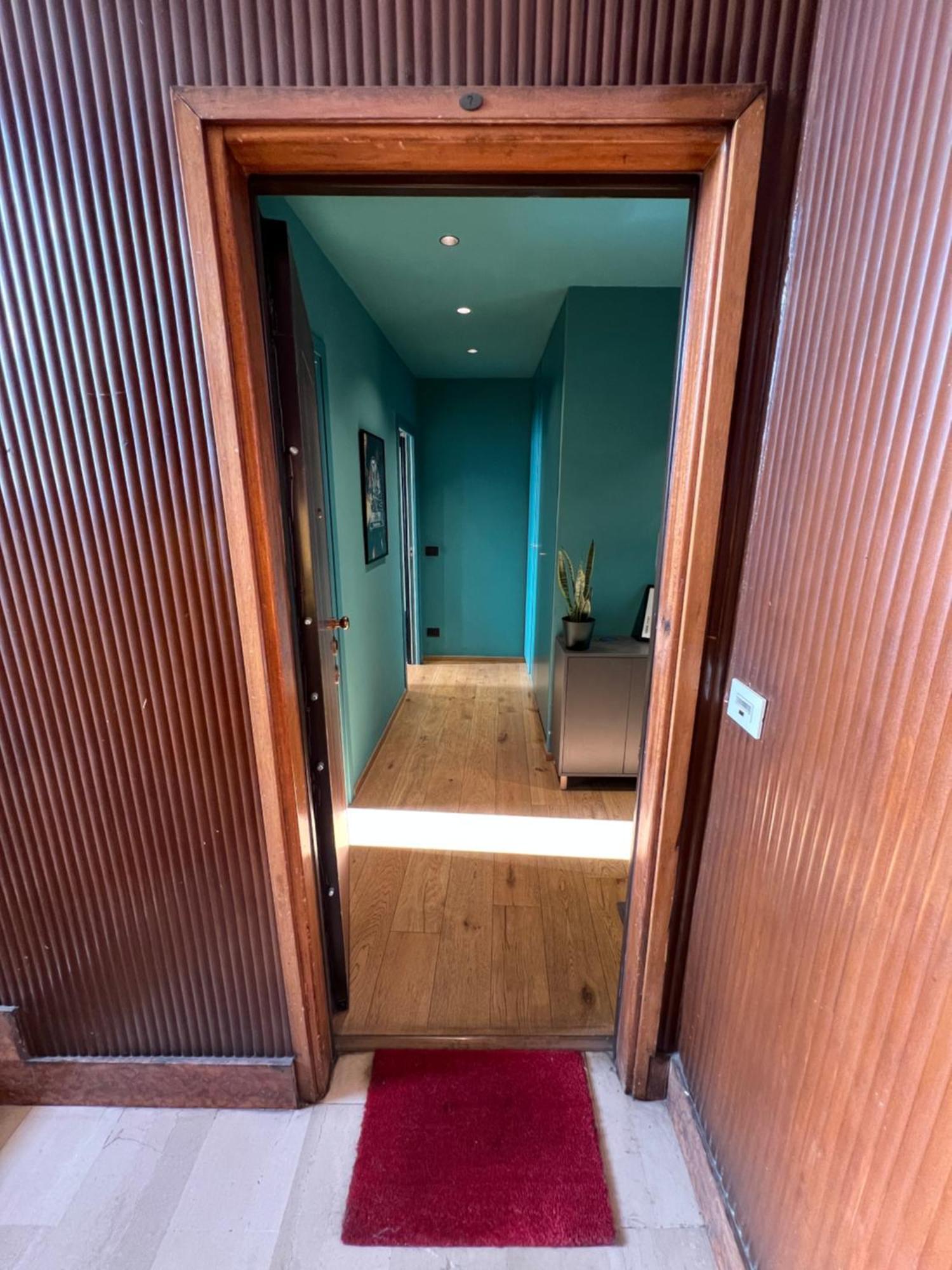 Room With Private Balcony On The Dora River トリノ エクステリア 写真