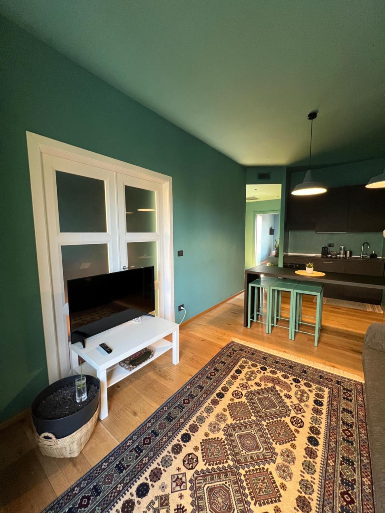 Room With Private Balcony On The Dora River トリノ エクステリア 写真
